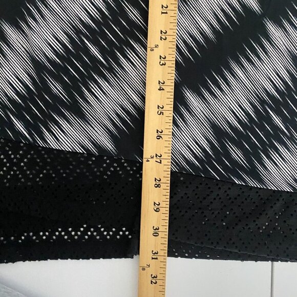 CJ Banks Tunic Top Size 1X Long Sleeve Black White Contrast Hem Stretch - Picture 10 of 11